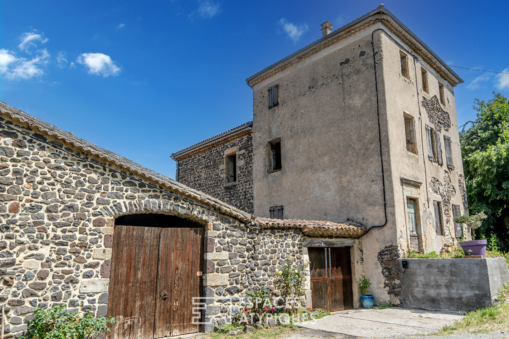 Property near Privas in Ardèche with 28ha