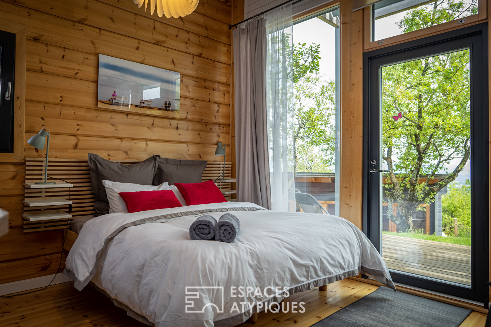 Maison bio-climatique en bois tout confort avec vue