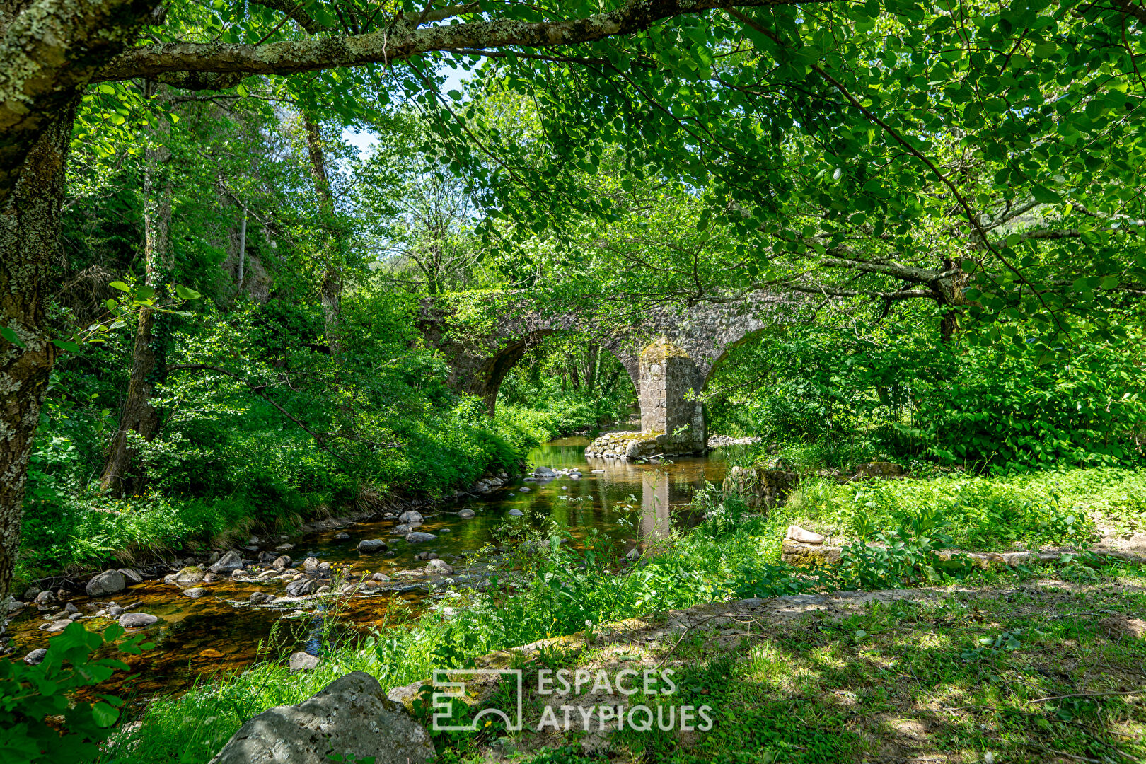 Old mill with character from the 18th century and its gîtes