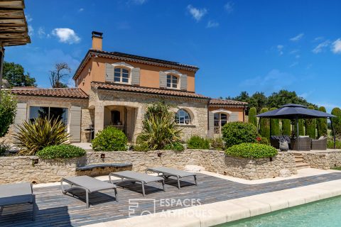 A property in the Drôme with a touch of Provence.