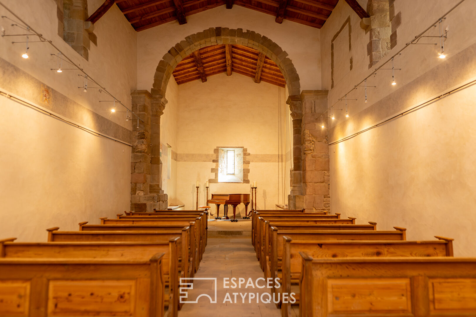 Maison forte et son domaine dans la Drôme des Collines