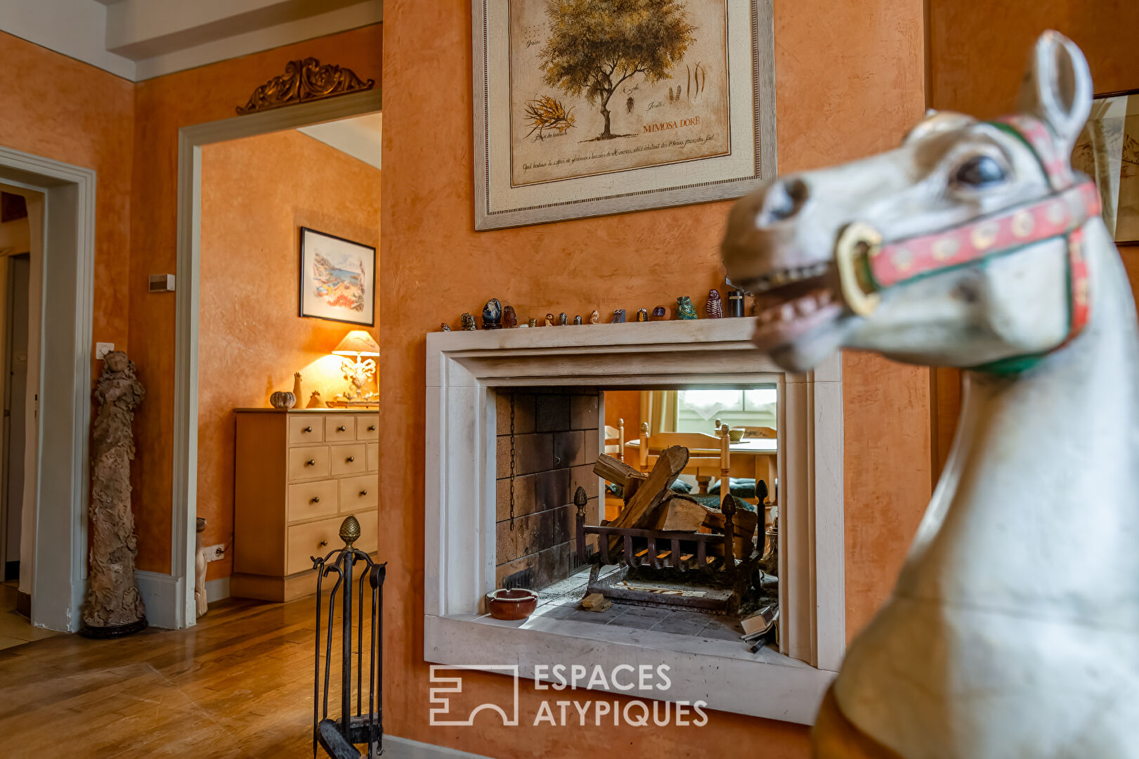 Cette ancienne maison de village de la Drôme a la saveur des souvenirs d’enfance.