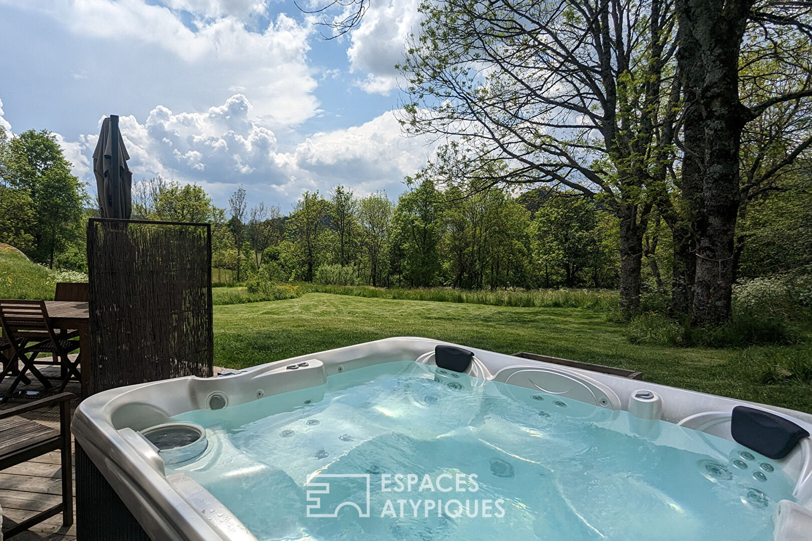 Triptyque d’écolodges, pour un habitat insolite en Haute-Loire
