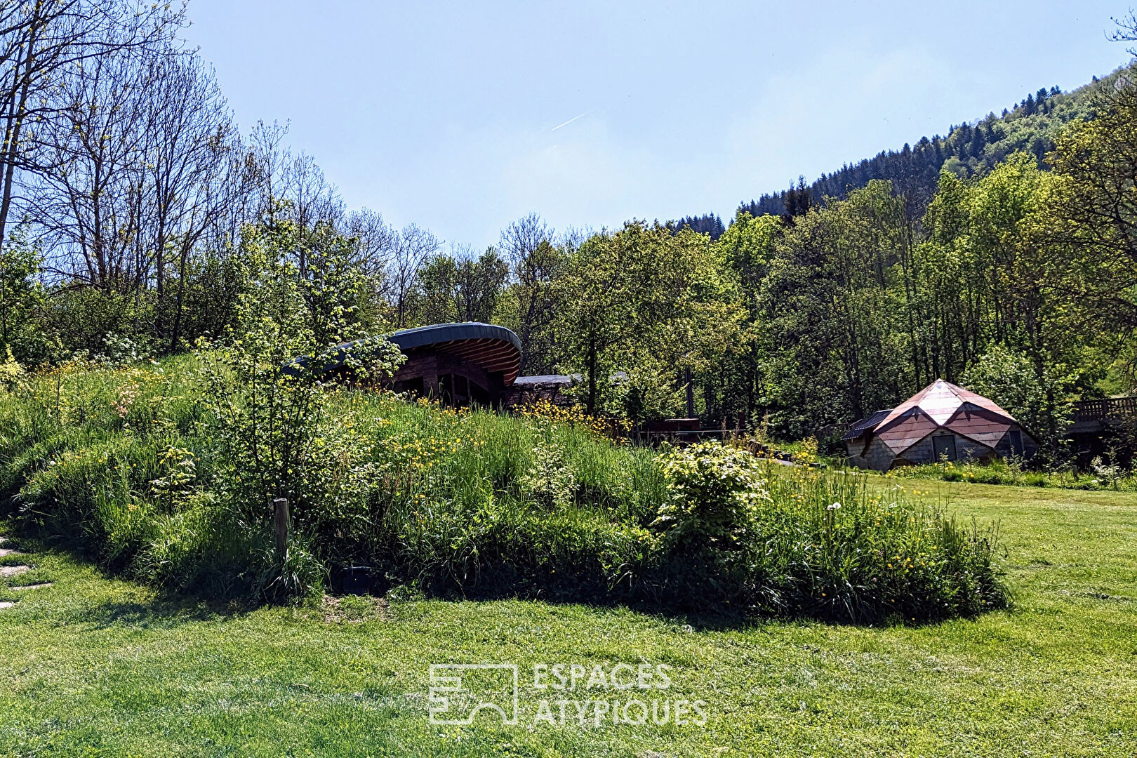 Triptyque d’écolodges, pour un habitat insolite en Haute-Loire