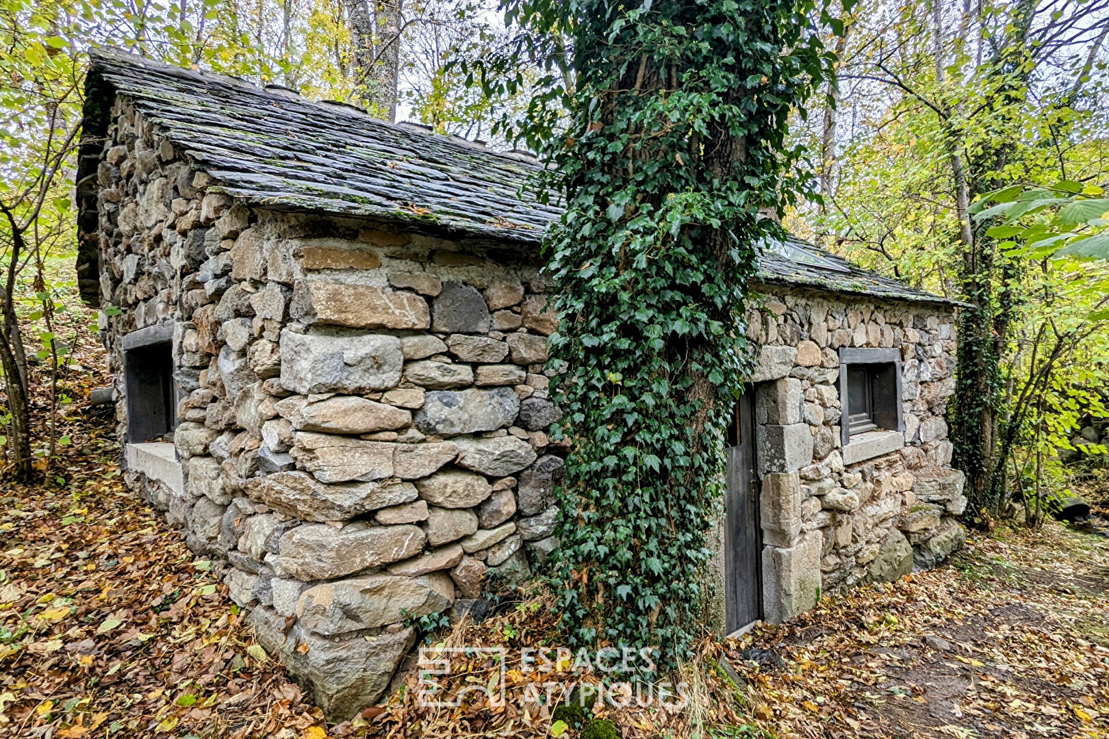 Triptyque d’écolodges, pour un habitat insolite en Haute-Loire