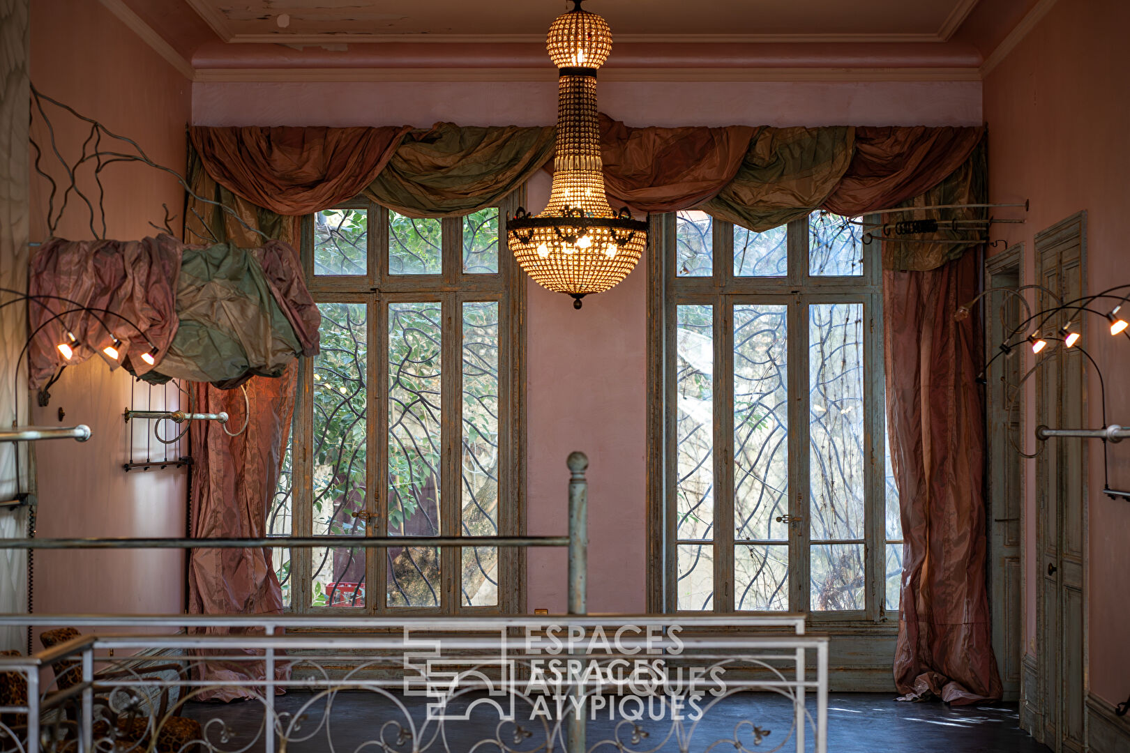 Manor house to renovate in Drôme Provençale