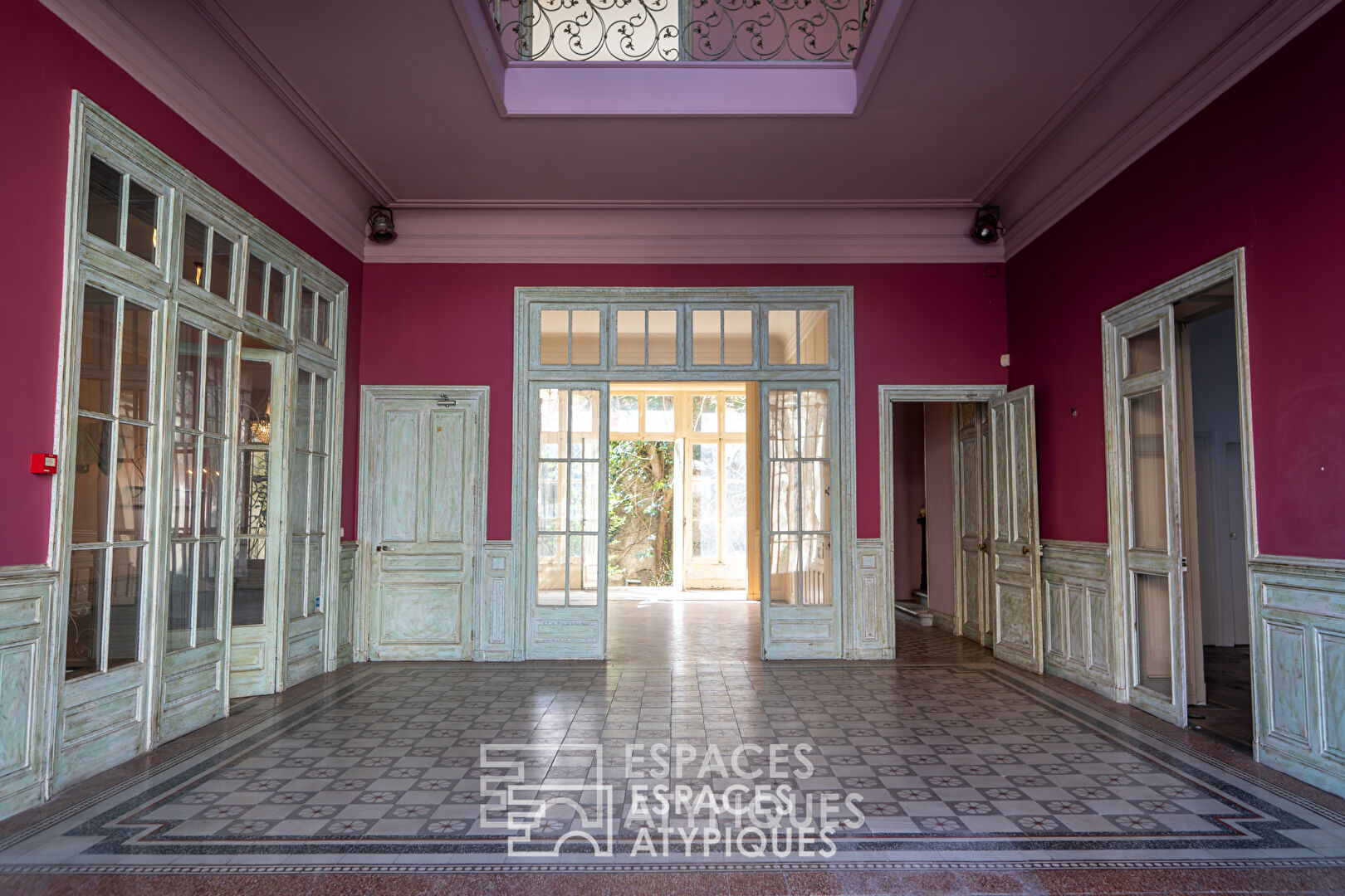 Manor house to renovate in Drôme Provençale