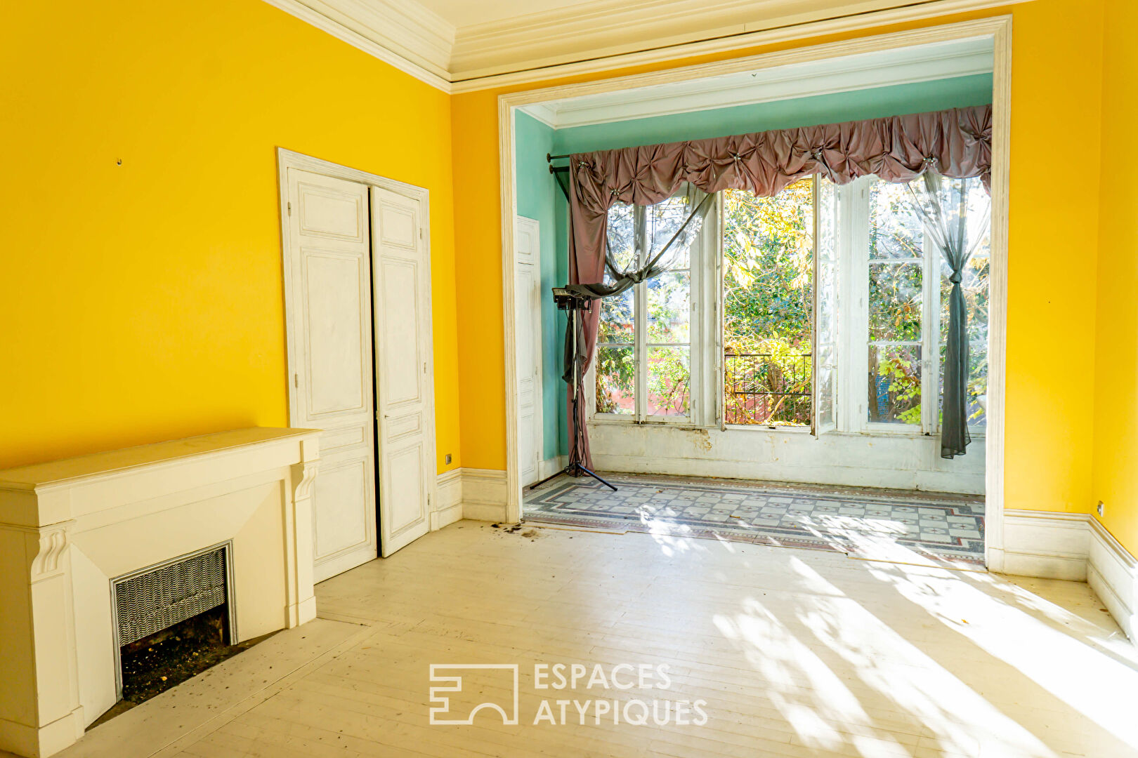 Manor house to renovate in Drôme Provençale