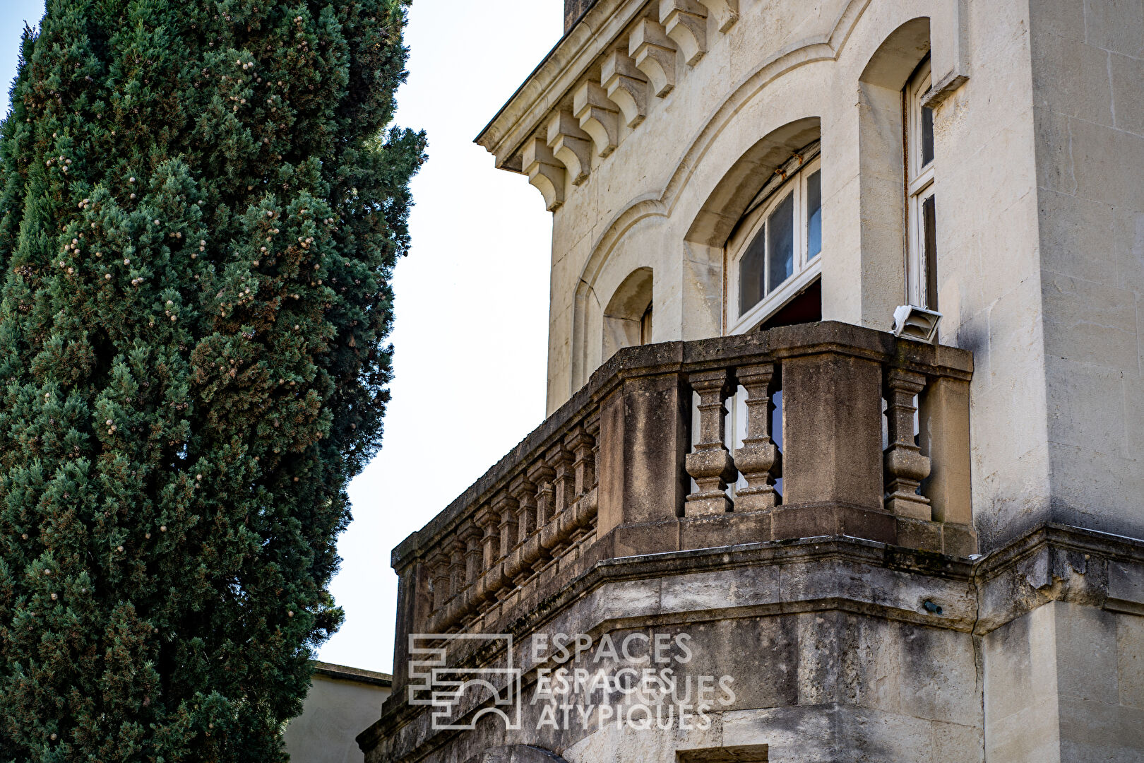 Manor house to renovate in Drôme Provençale