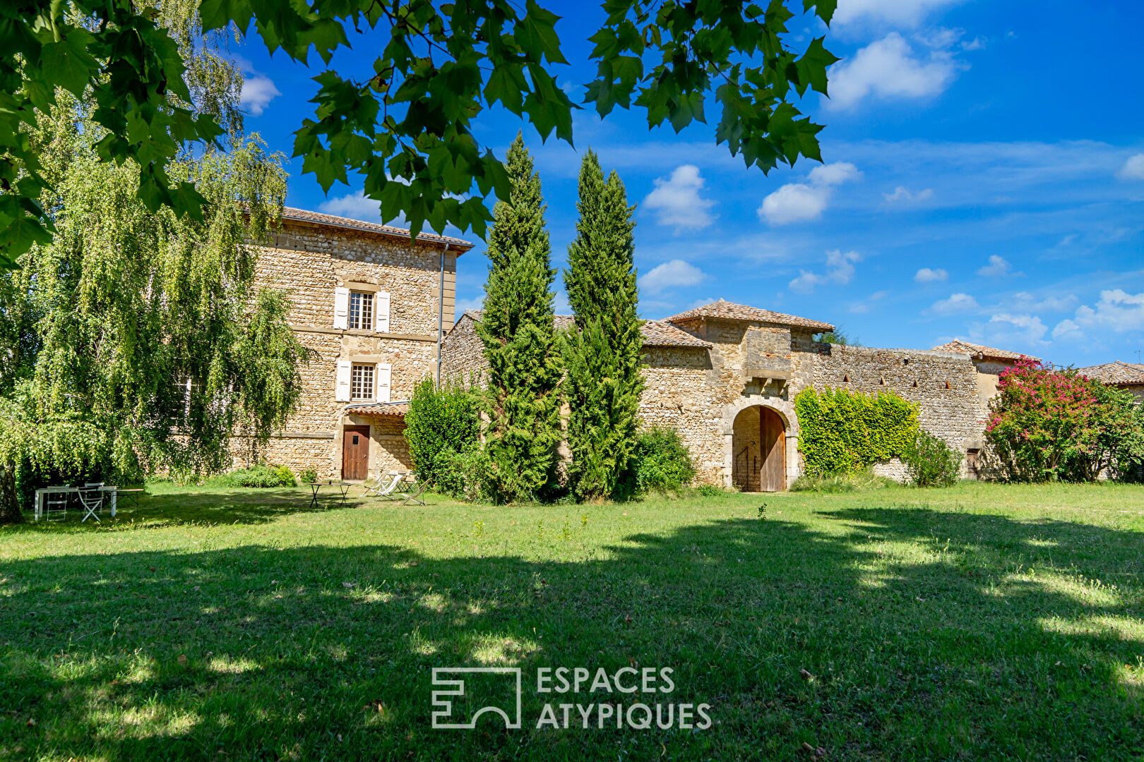 Historic estate near Valence