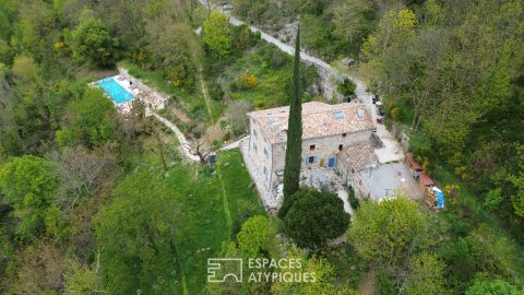 Authentique maison en pierre restaurée avec vue sur 16ha en Ardèche