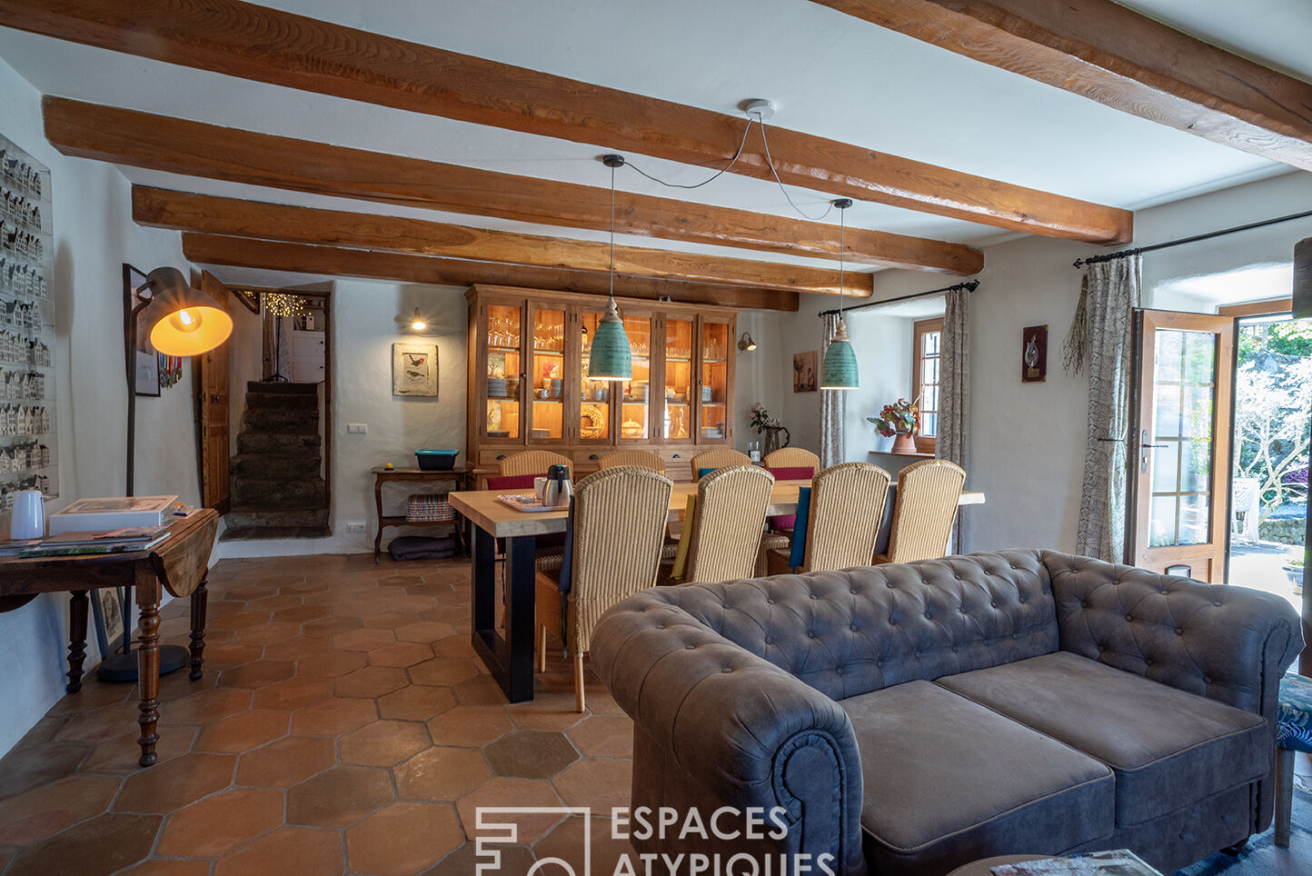 Authentique maison en pierre restaurée avec vue sur 16ha en Ardèche