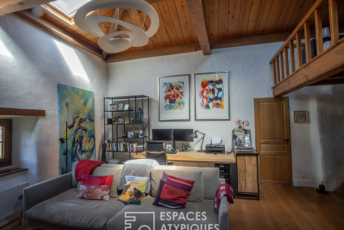 Authentique maison en pierre restaurée avec vue sur 16ha en Ardèche