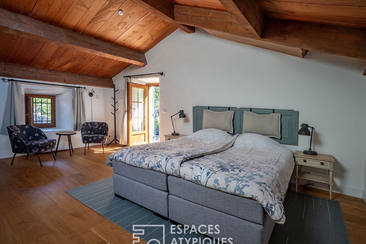Authentique maison en pierre restaurée avec vue sur 16ha en Ardèche