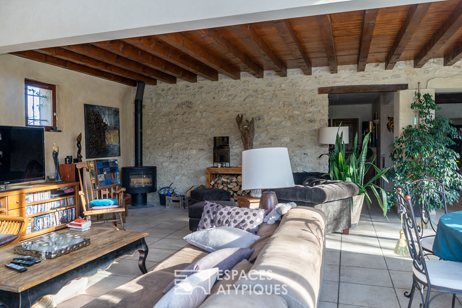 Superb stone house with geothermal heating and lush garden on the edge of the village