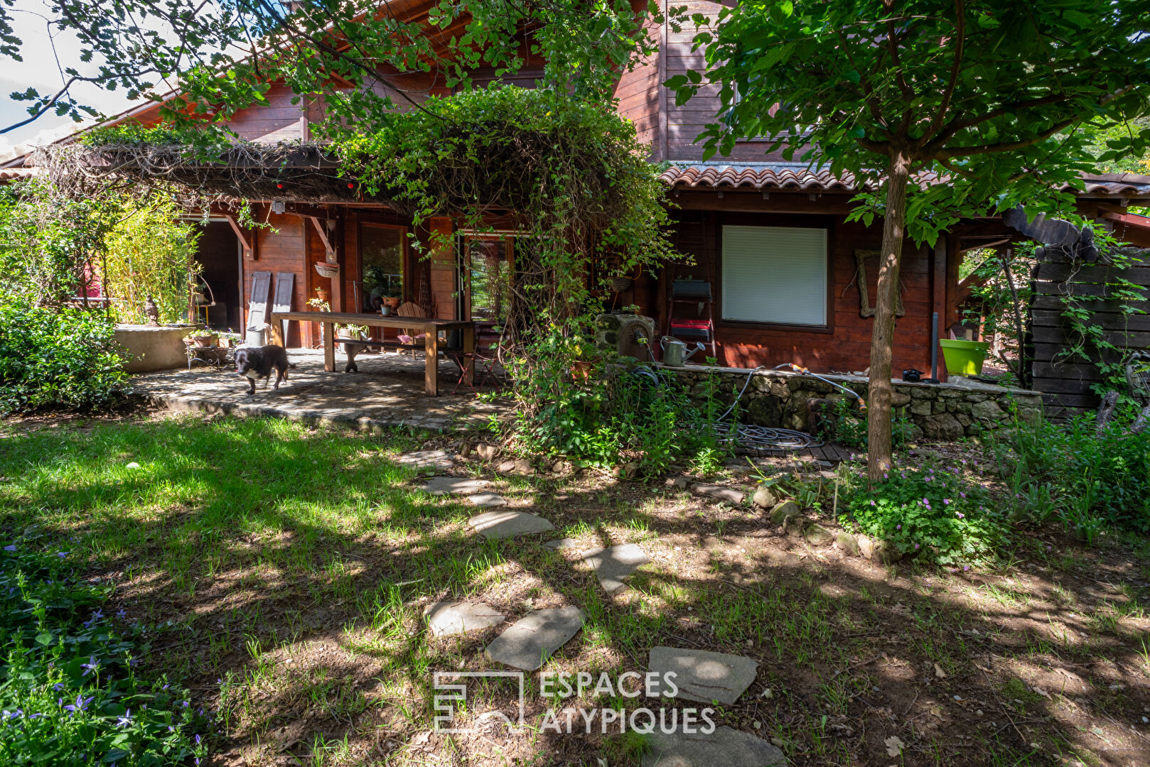 Charming wooden house in the middle of a beautiful pleasure garden in Vals les Bains