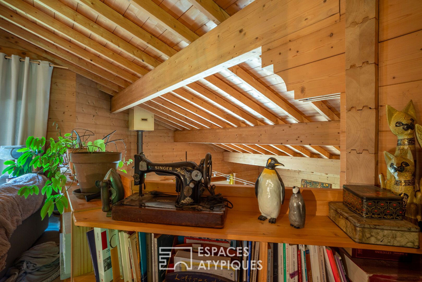 Charming wooden house in the middle of a beautiful pleasure garden in Vals les Bains