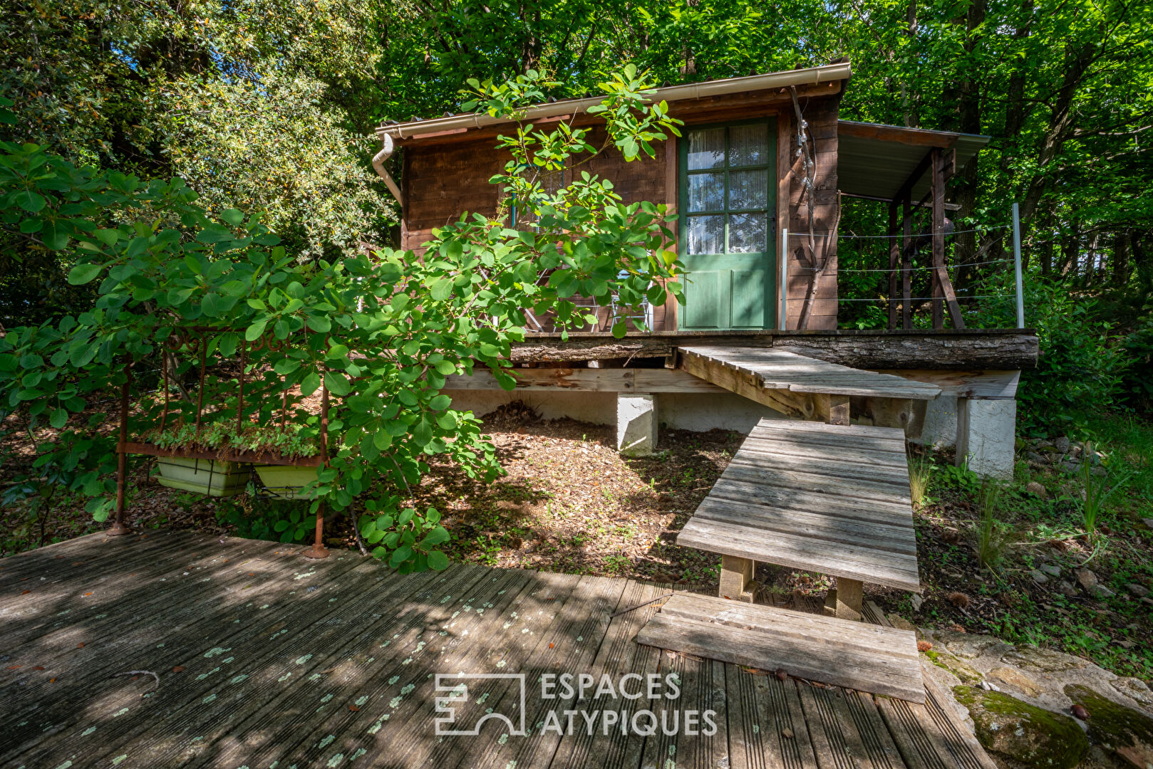 Charming wooden house in the middle of a beautiful pleasure garden in Vals les Bains
