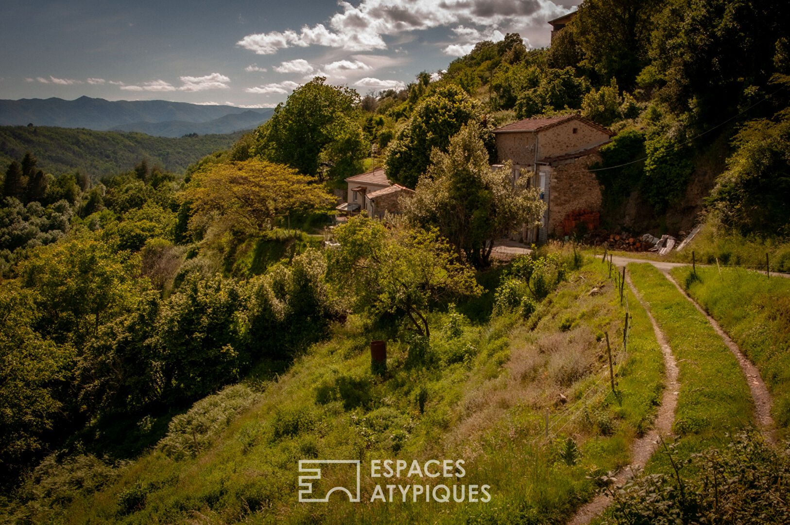 Charming wooden house in the middle of a beautiful pleasure garden in Vals les Bains