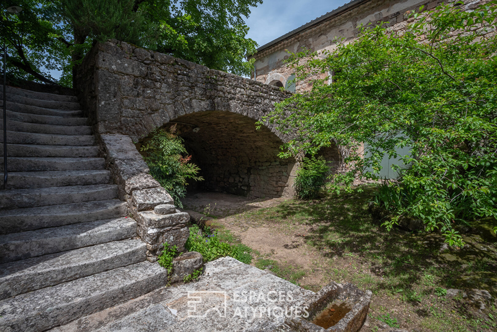 Splendid manor house in the heart of the Monts de l’Ardèche nature park
