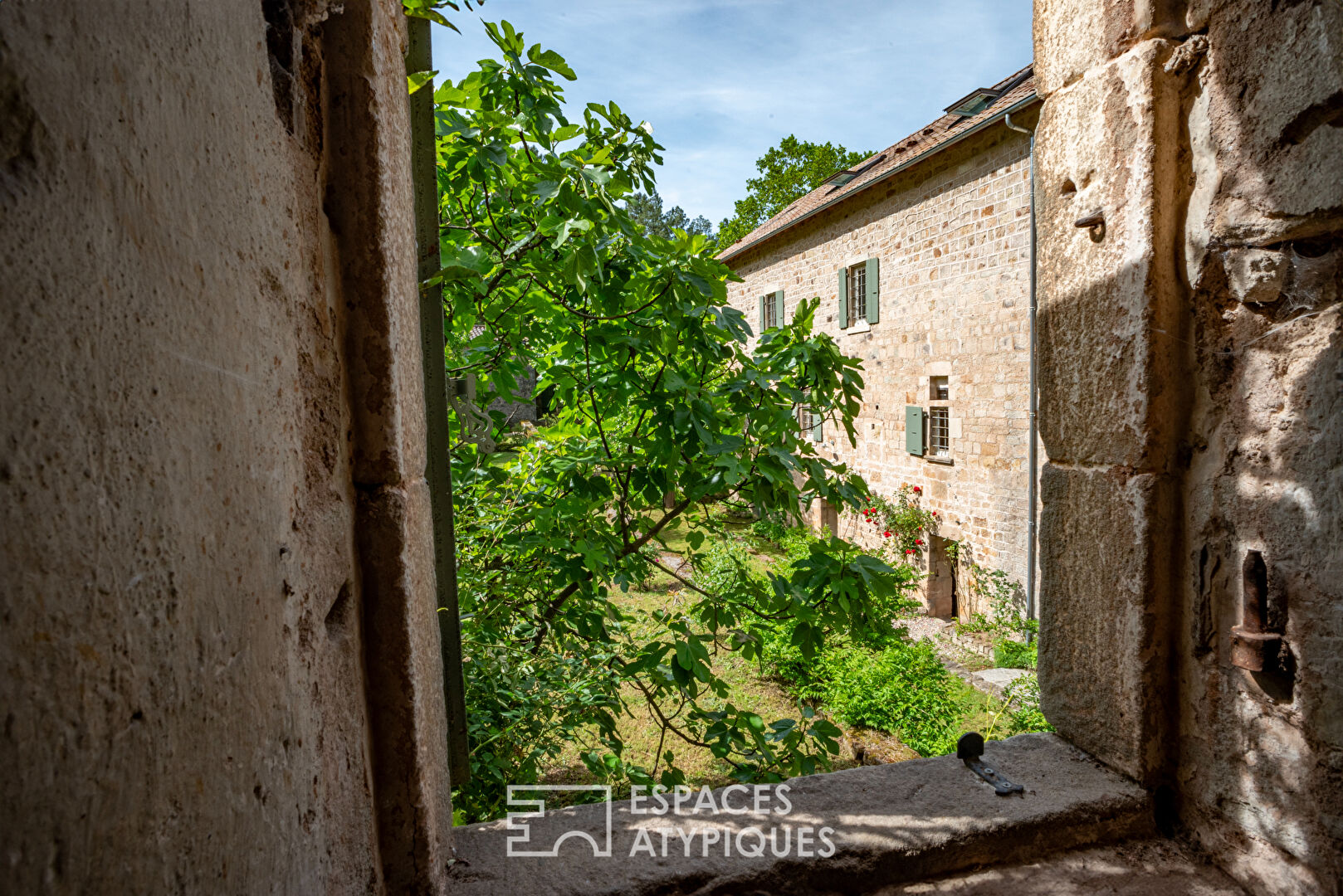 Splendid manor house in the heart of the Monts de l’Ardèche nature park