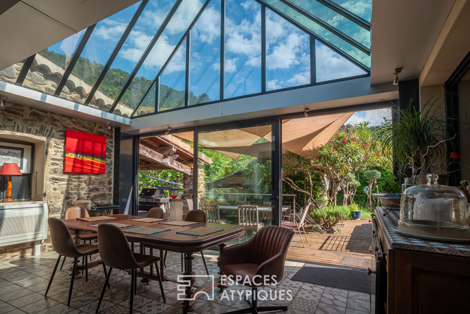 Beautiful, secret contemporary property at the crossroads of the Cévennes and southern Ardèche