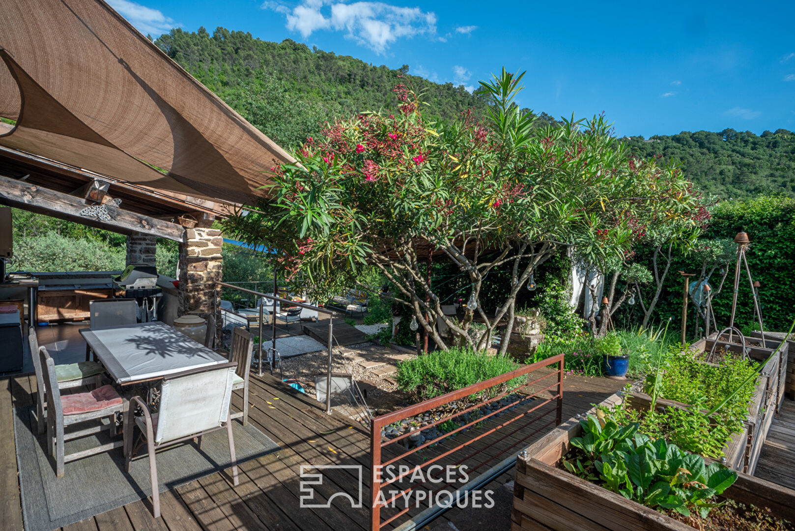 Beautiful, secret contemporary property at the crossroads of the Cévennes and southern Ardèche