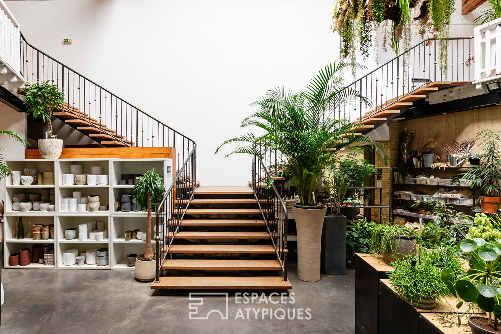 Sumptuous loft or commercial premises in Provence