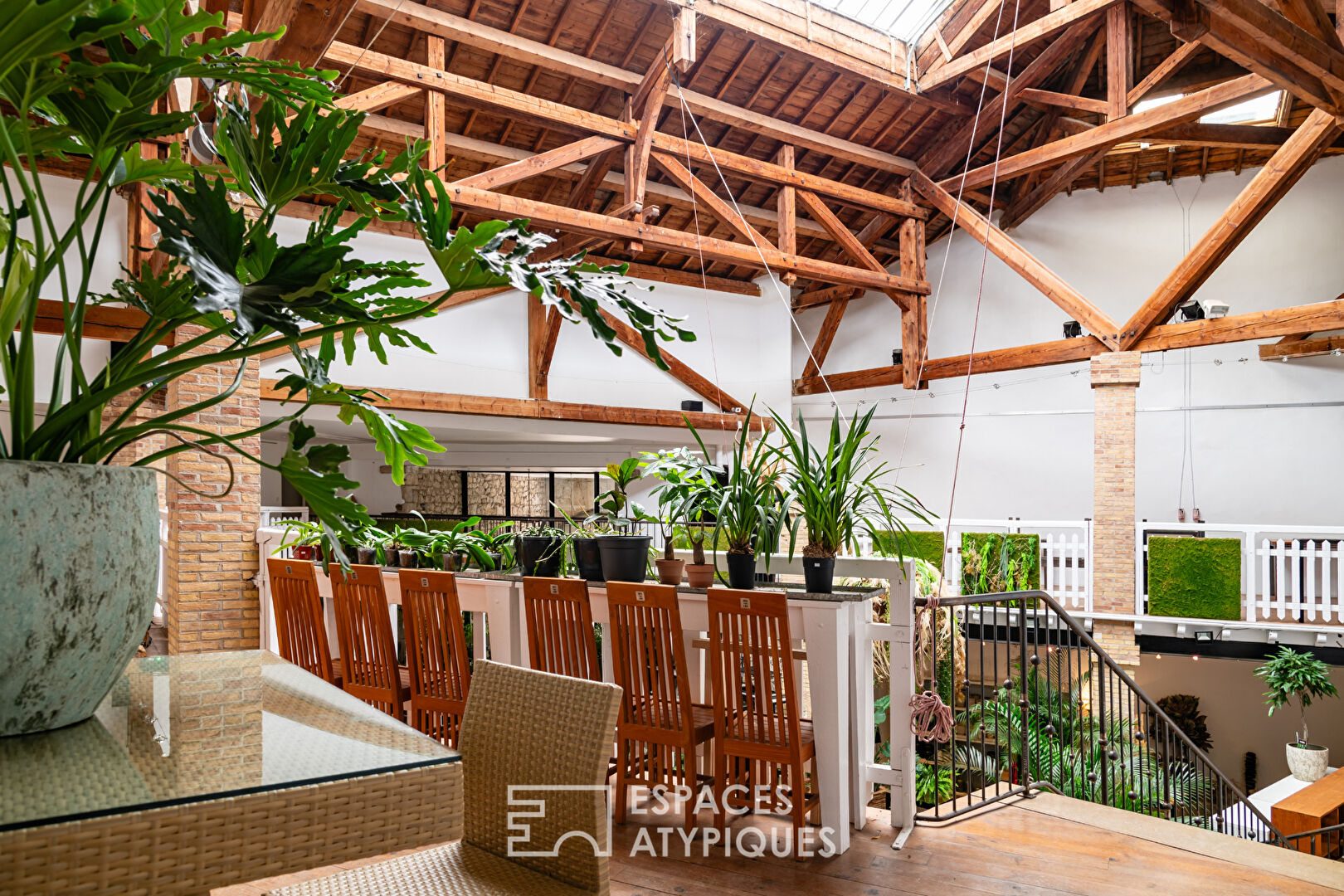 Sumptuous loft or commercial premises in Provence
