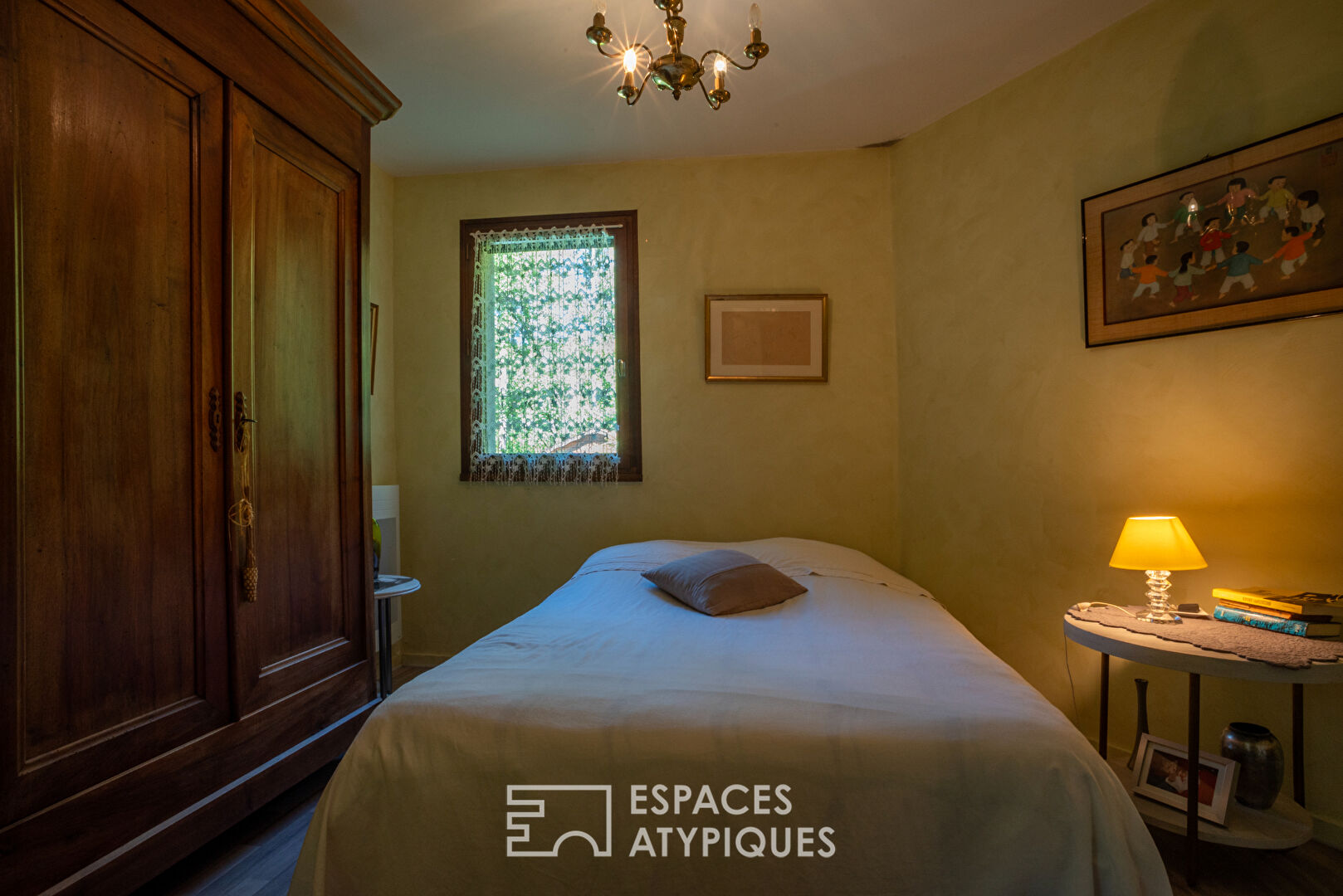 Lumineuse maison d’architecte dans son écrin végétal en Ardèche méridionale