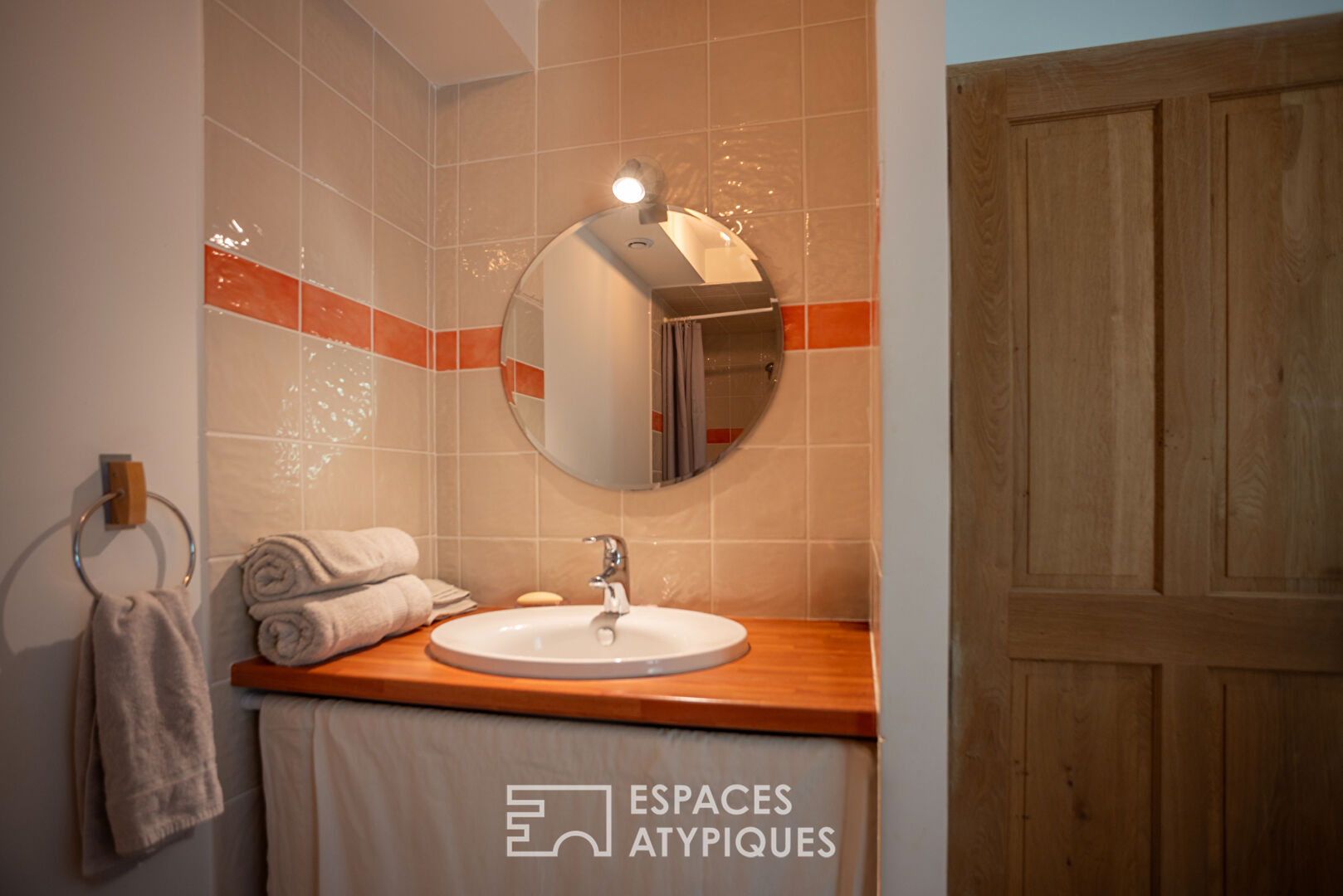 Maison d’architecte avec piscine dans un écrin boisé proche d’Aubenas