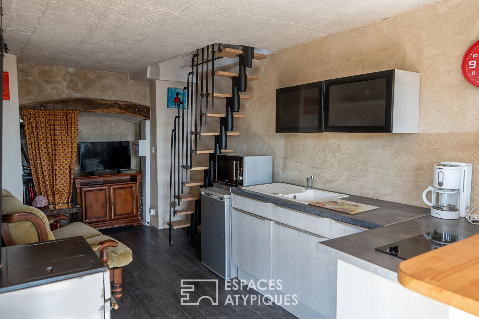 Renovated hamlet with panoramic views over the Eyrieux Valley