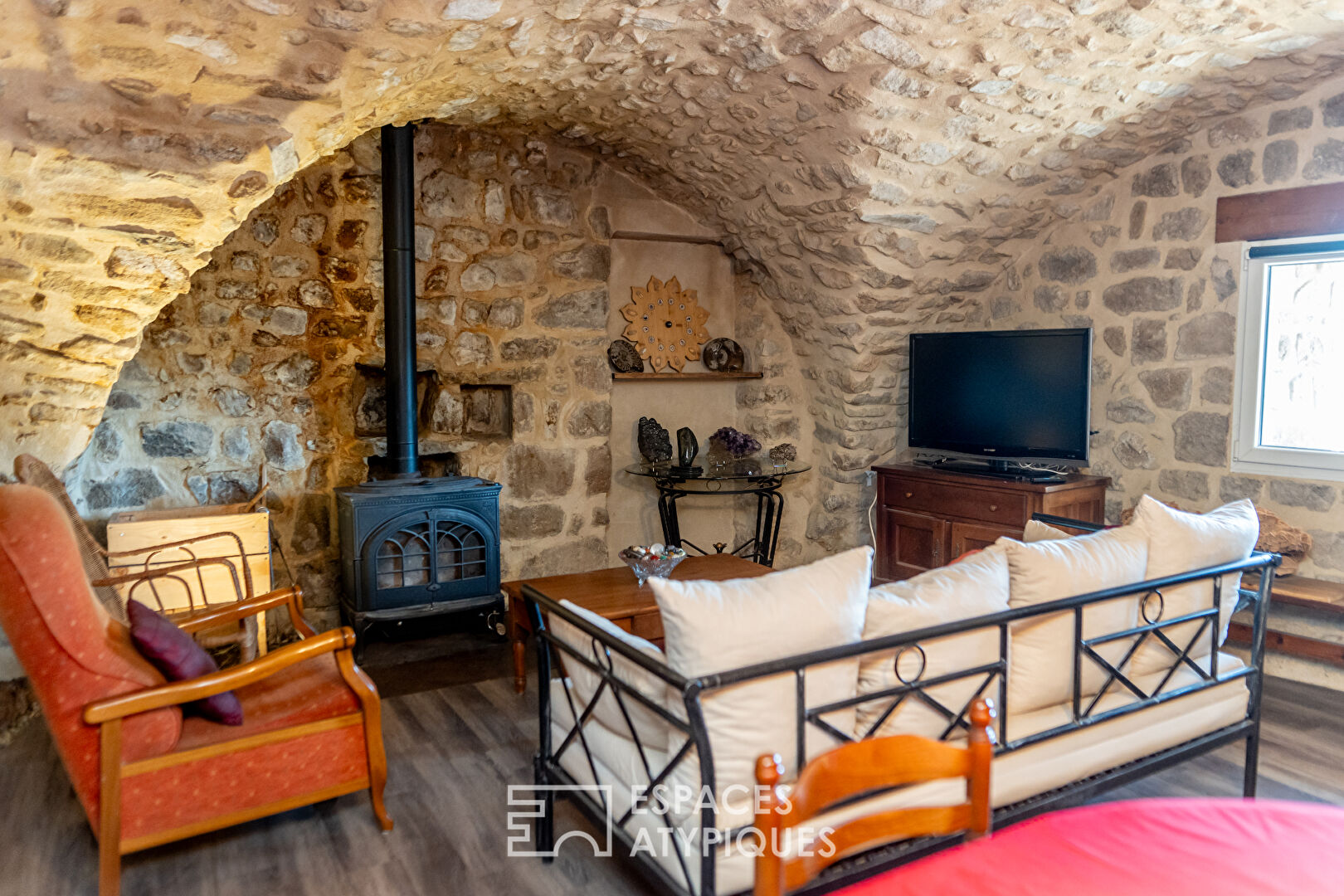 Renovated hamlet with panoramic views over the Eyrieux Valley