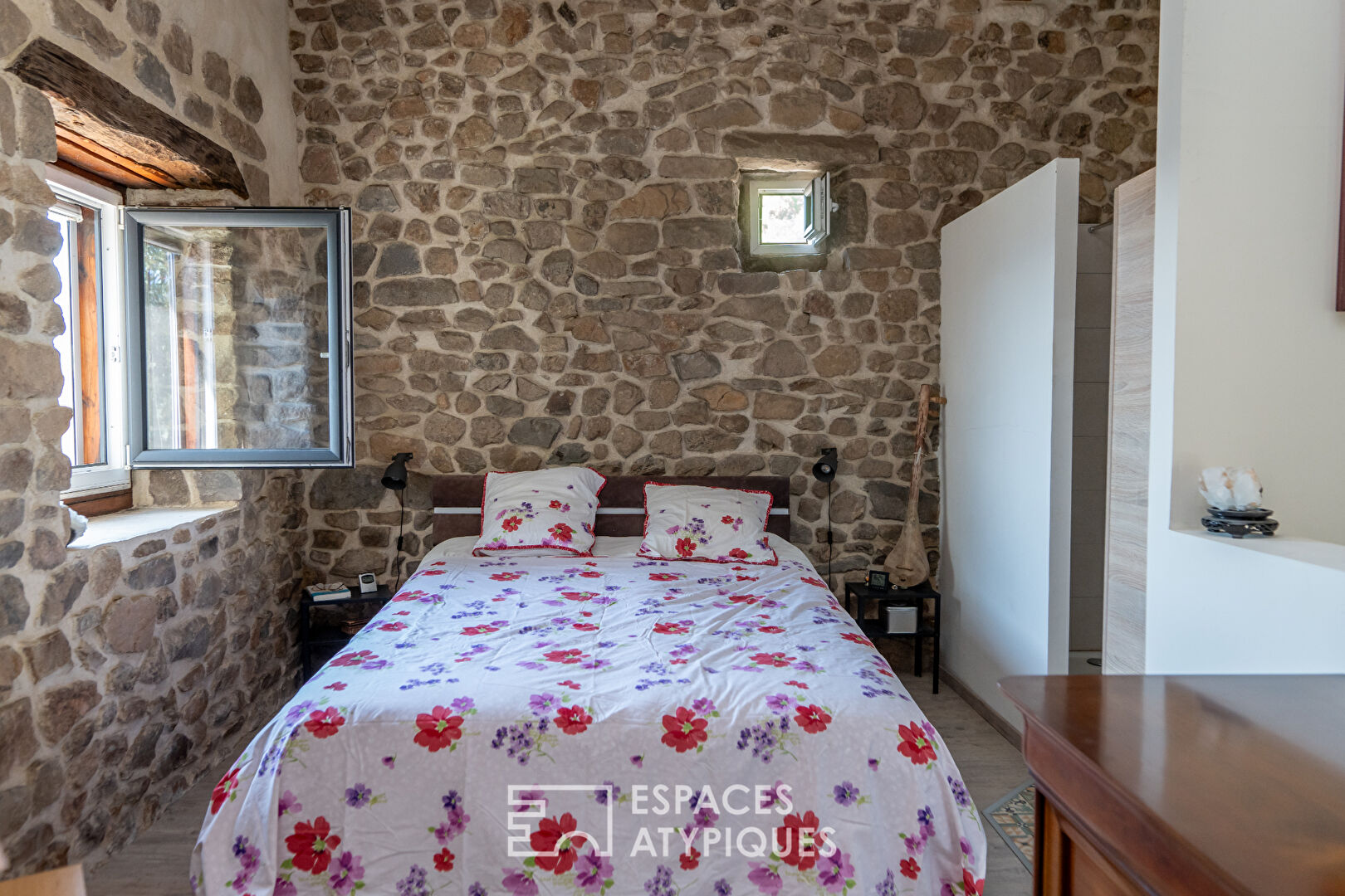 Renovated hamlet with panoramic views over the Eyrieux Valley