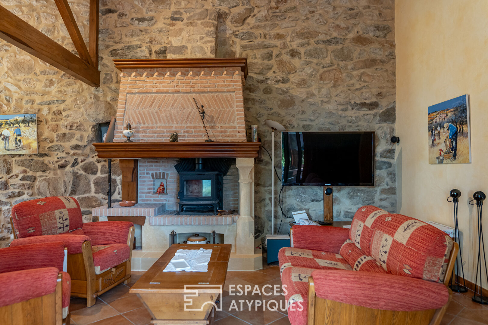 Charming property in the Ardèche with views and meadows