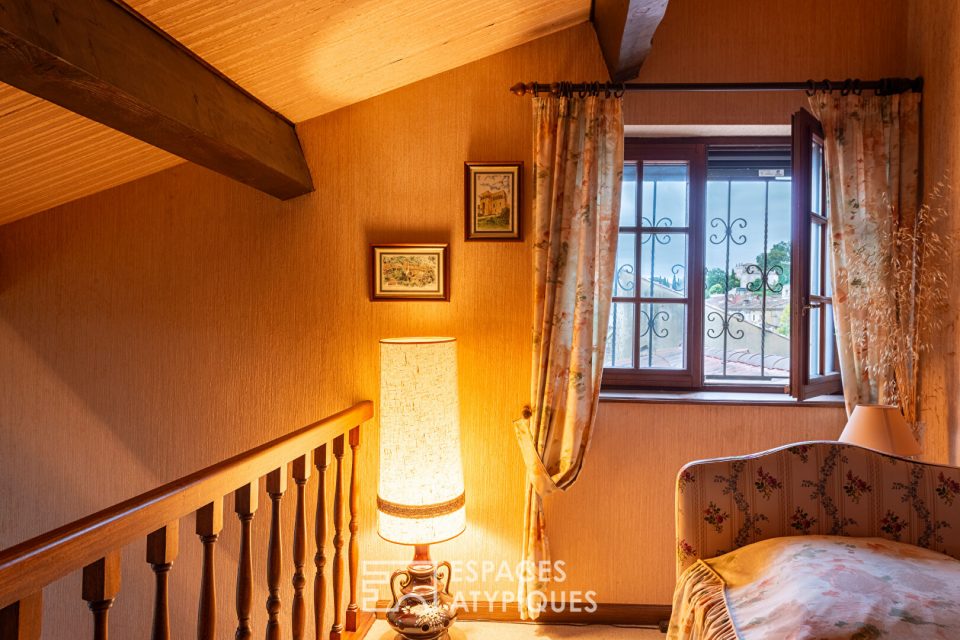 4 appartements et  local commercial dans immeuble de caractère