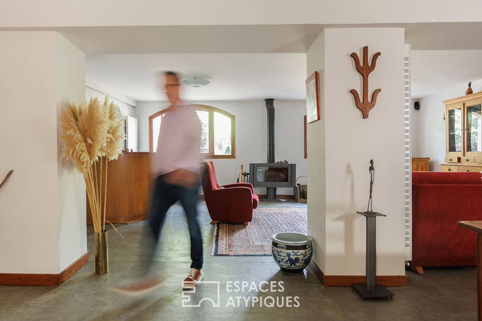 Charming property with vast grounds, swimming pool and uninterrupted views near Dieulefit