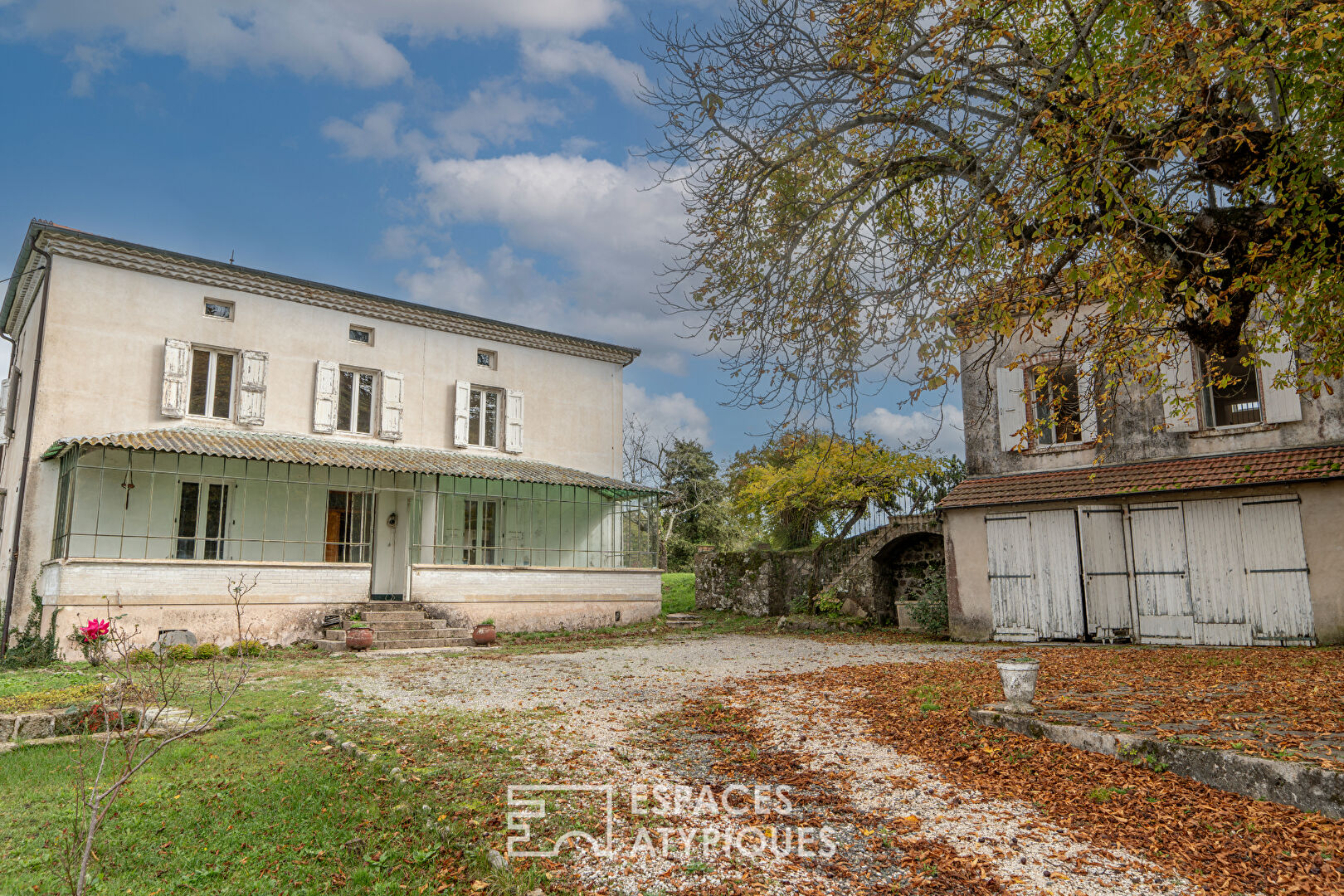 In Ardèche Verte, an old property with unique assets.