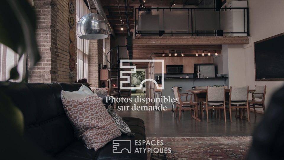 Duplex de Caractère au Rez-de-Chaussée d'un Château
