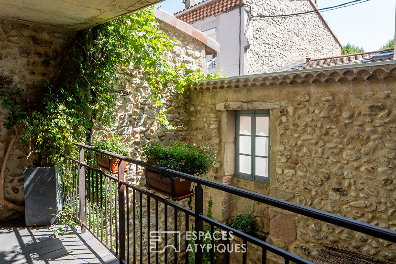 Maison de village rénovée avec terrasses:  un havre de charme à Saint-Péray