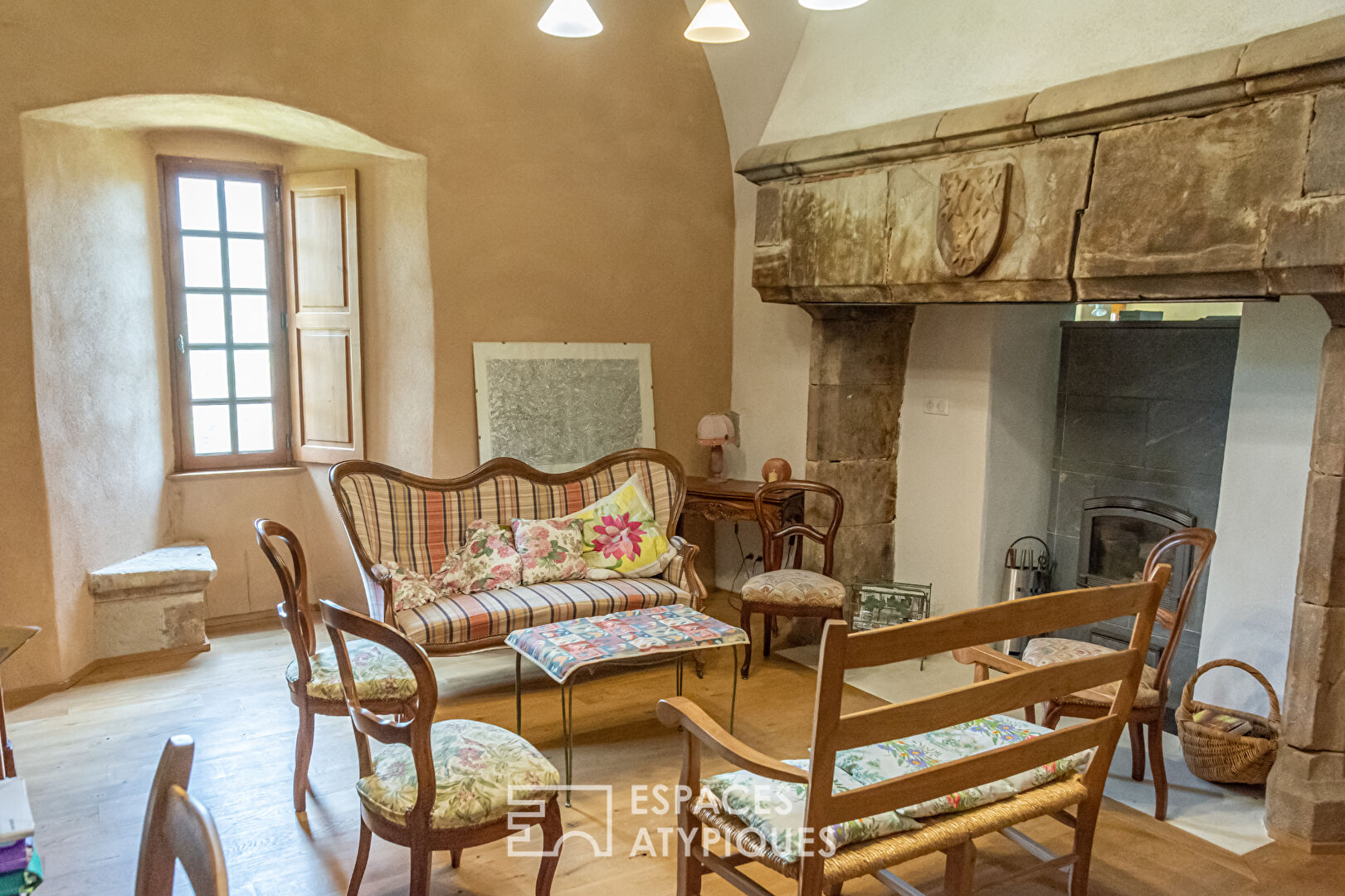 Splendide demeure du XIVe siècle au coeur de la vallée de l’Eyrieux en Ardèche