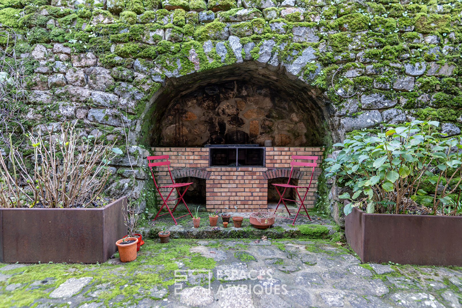 Splendide demeure du XIVe siècle au coeur de la vallée de l’Eyrieux en Ardèche
