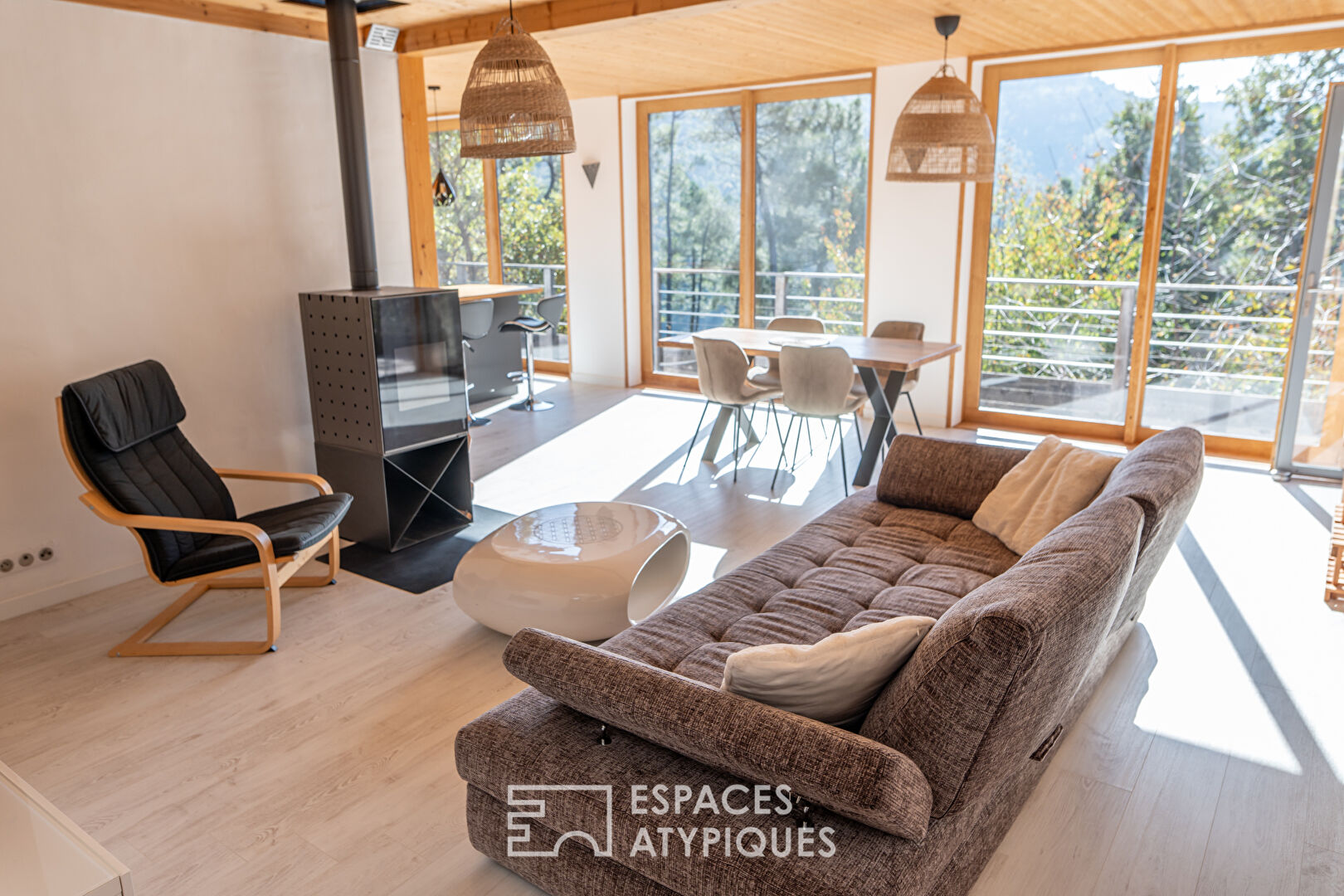 Bioclimatic house in a preserved natural environment in Ardèche