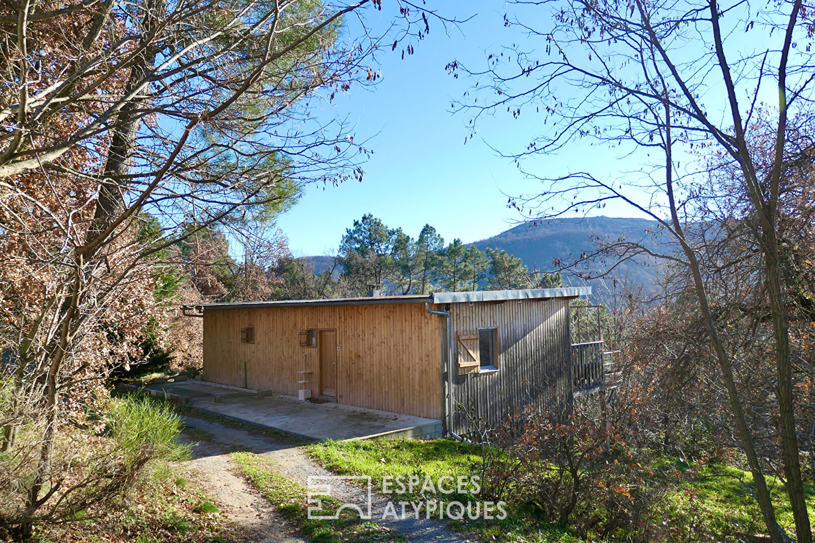 Bioclimatic house in a preserved natural environment in Ardèche