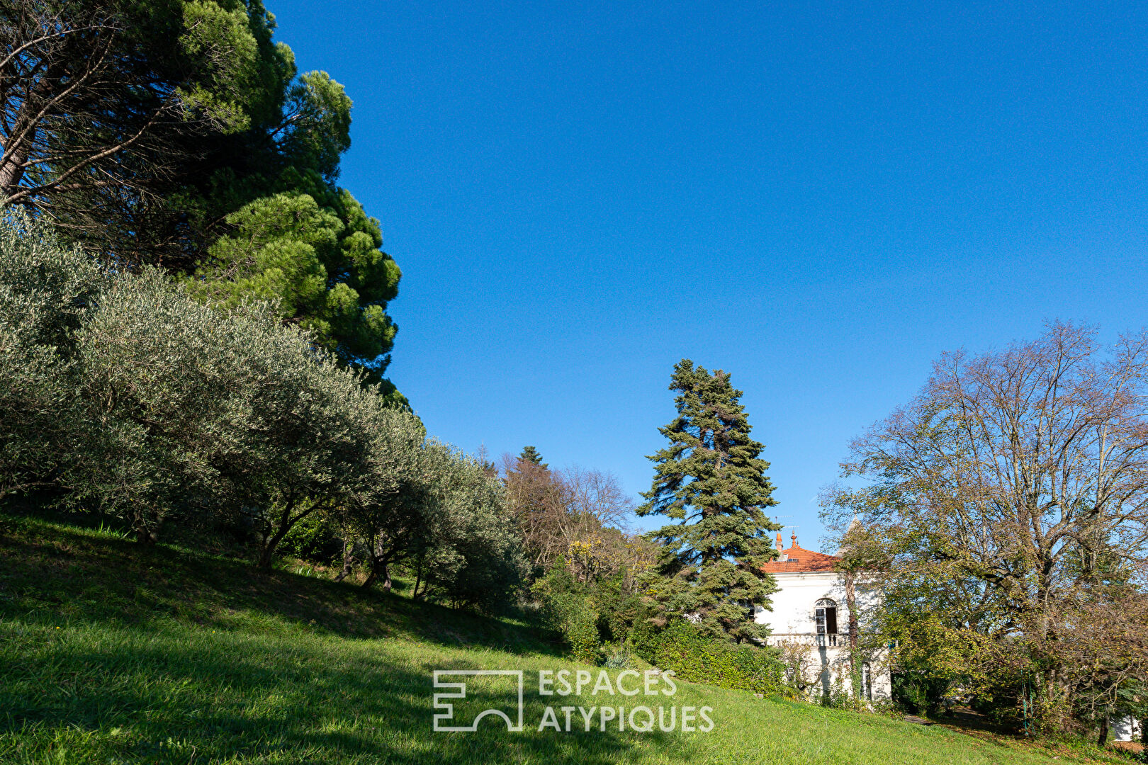 Bourgeois house to renovate in Provence