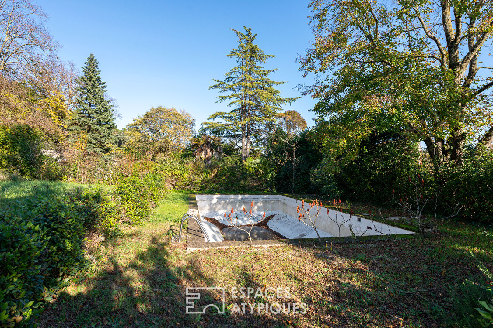 Bourgeois house to renovate in Provence