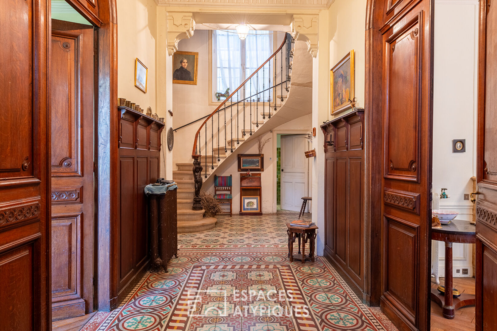 Bourgeois house to renovate in Provence