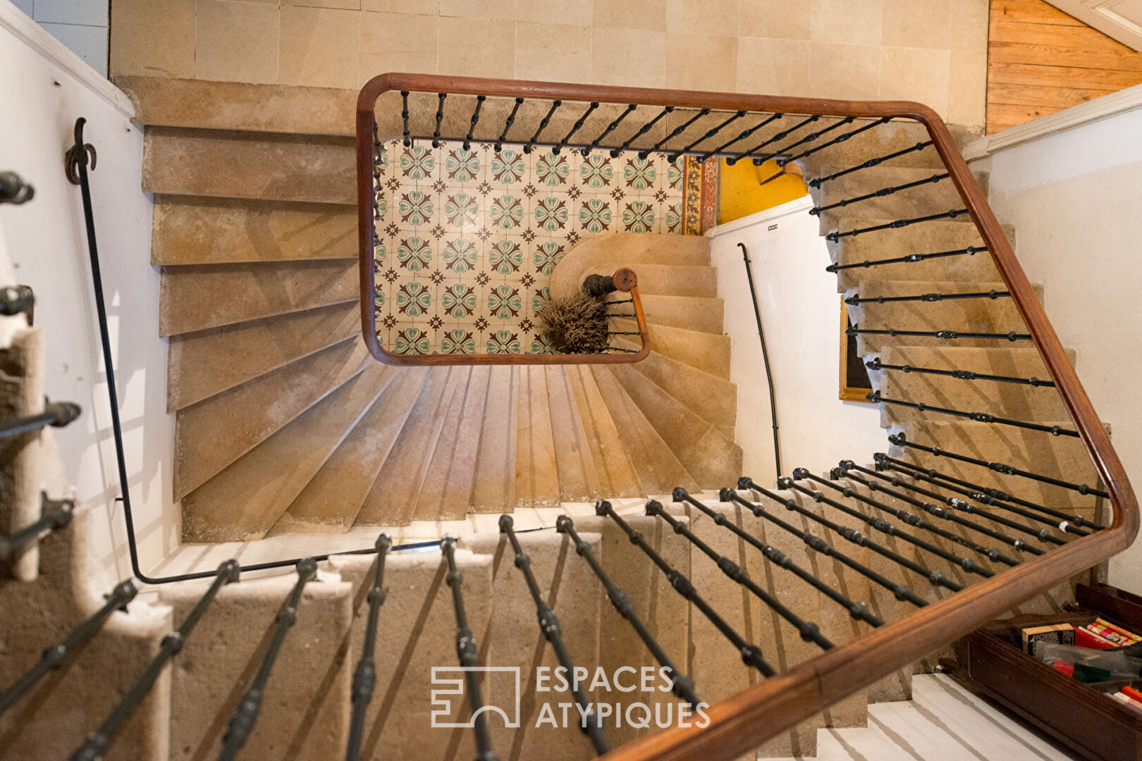 Bourgeois house to renovate in Provence