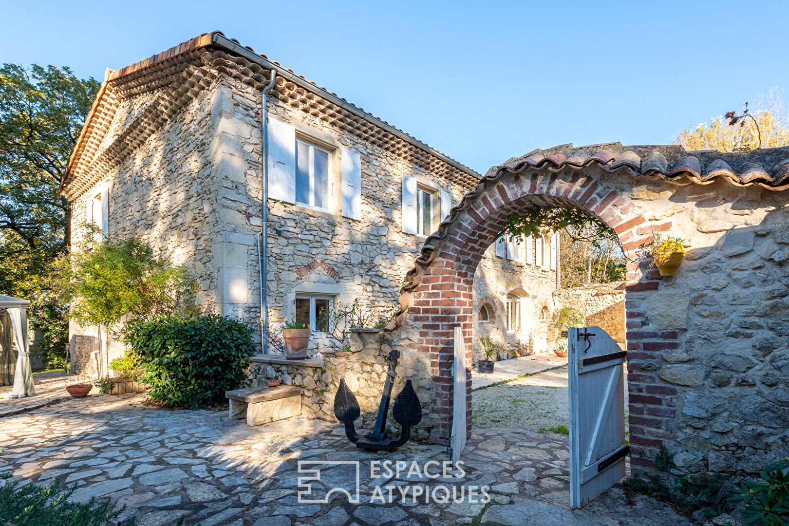 Beautiful character farmhouse in Drome Provencale
