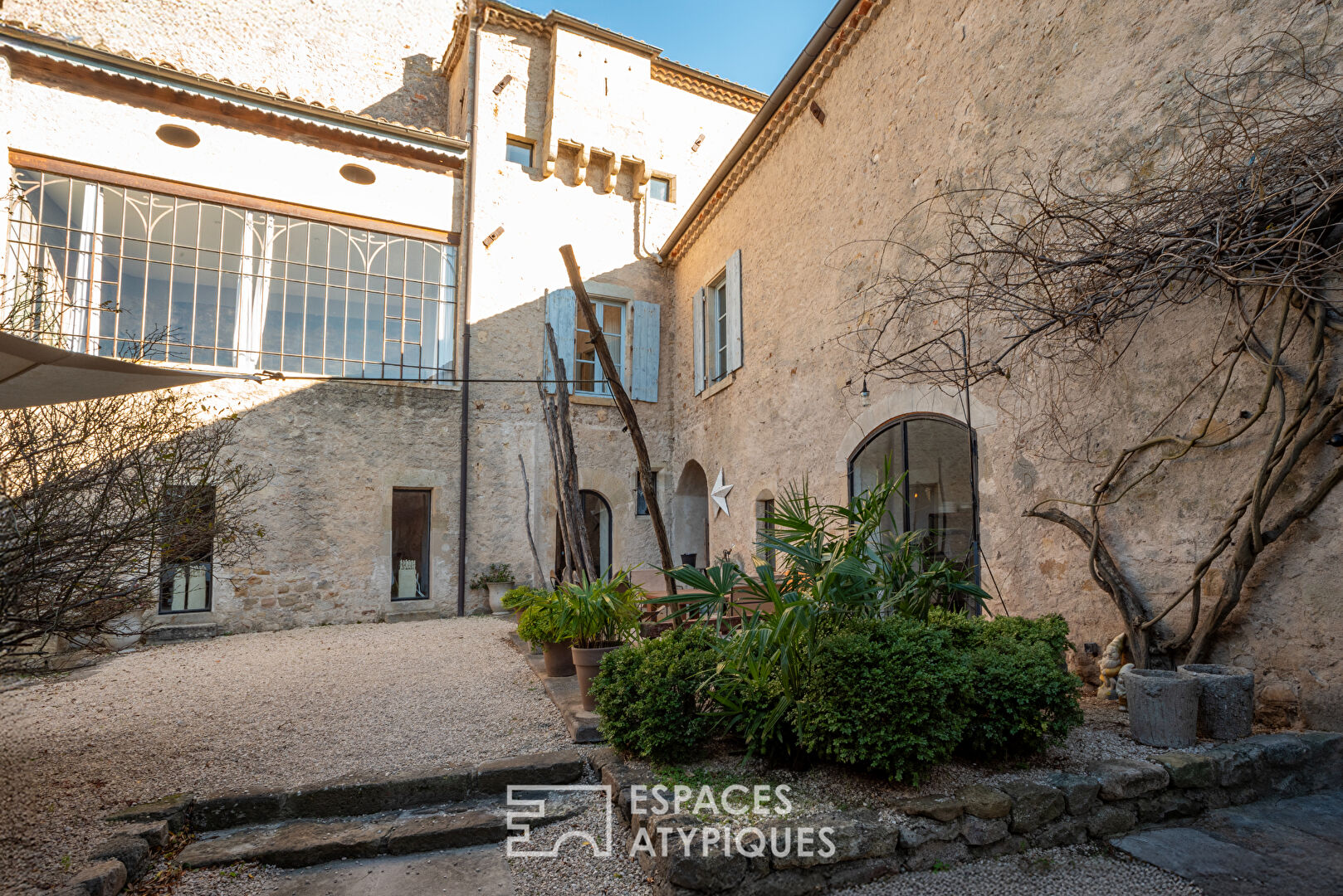 charming village castle and its inseparable park of southern influence